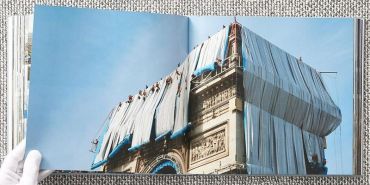 Christo and Jeanne-Claude. LArc de Triomphe, Wrapped, Paris - фото 8